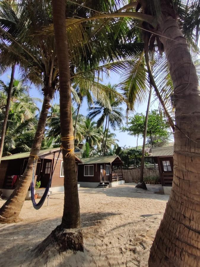 Silent Beach Resort Mandrem Exterior photo