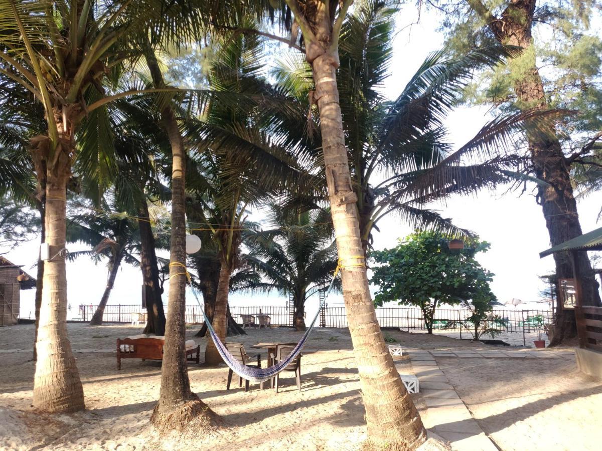 Silent Beach Resort Mandrem Exterior photo