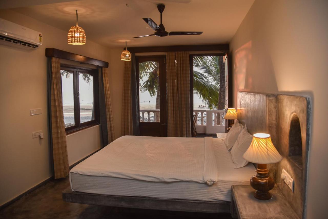 Silent Beach Resort Mandrem Exterior photo