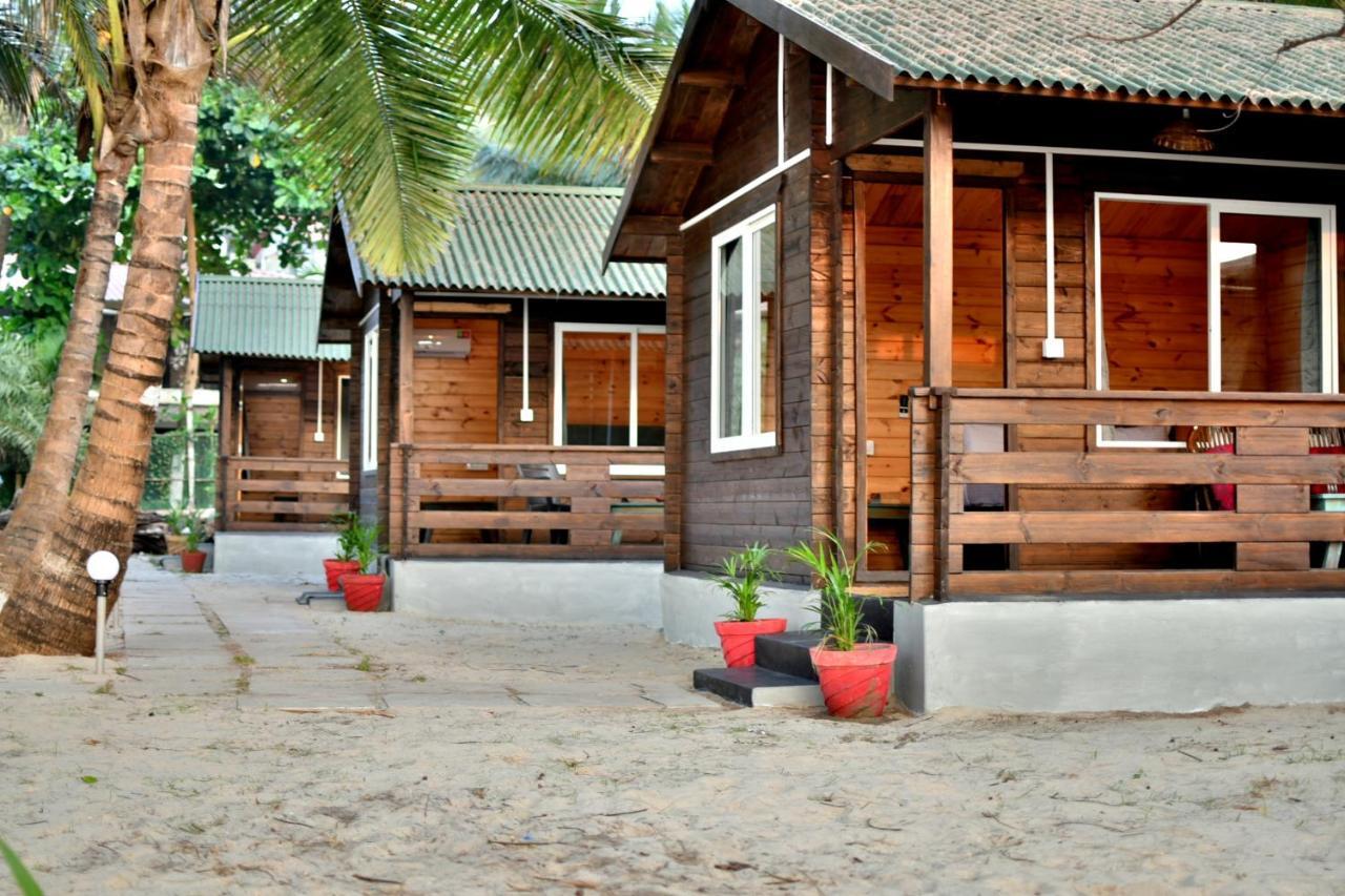Silent Beach Resort Mandrem Exterior photo