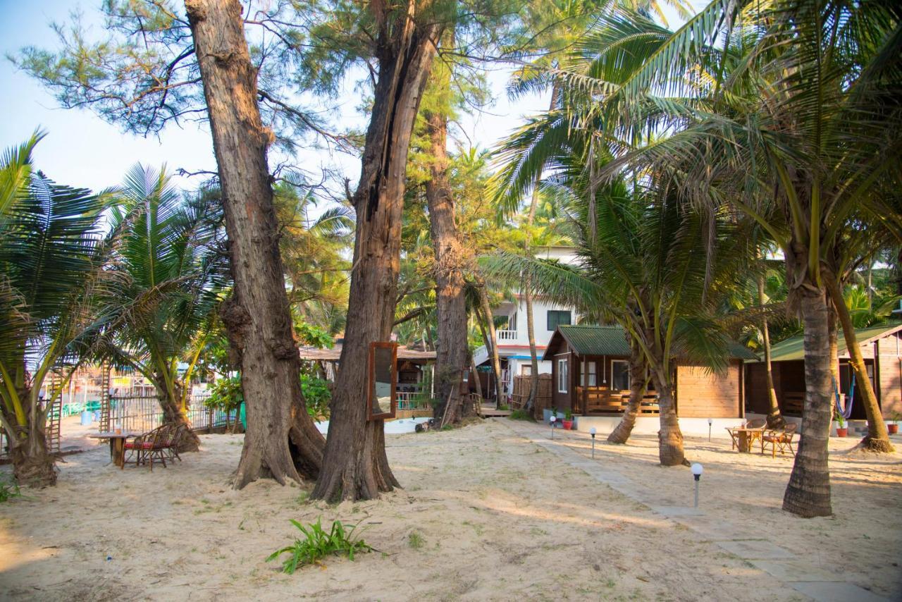 Silent Beach Resort Mandrem Exterior photo