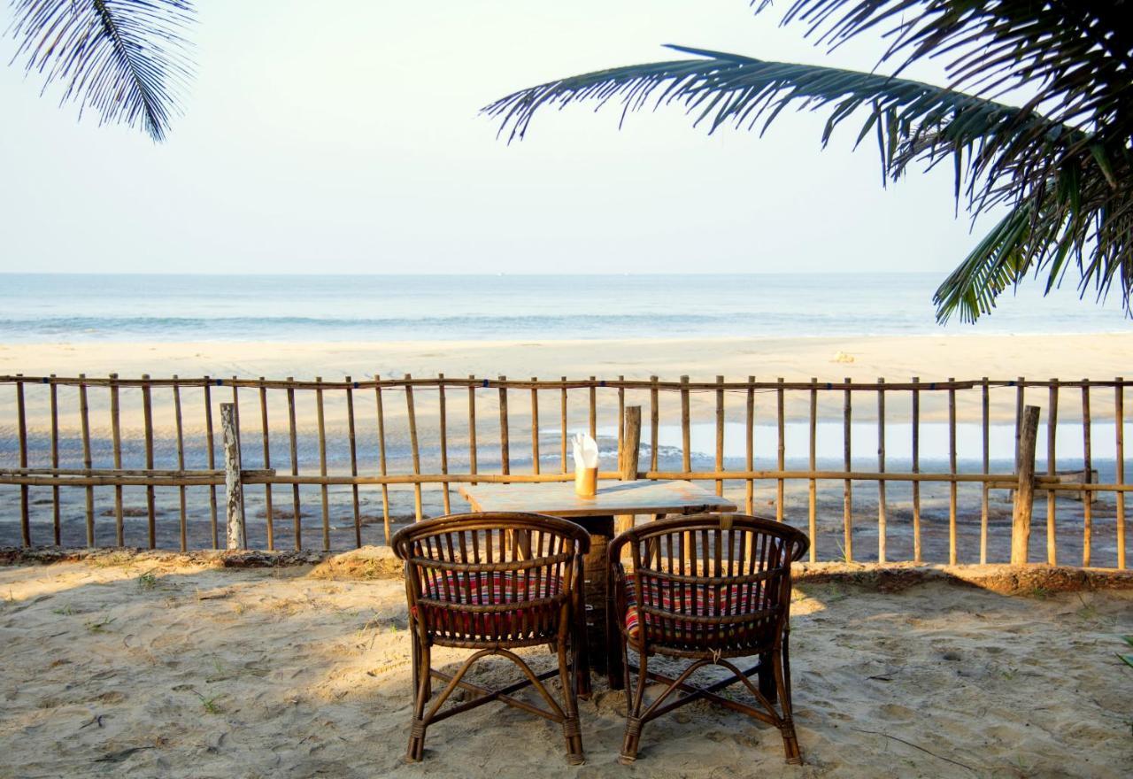 Silent Beach Resort Mandrem Exterior photo