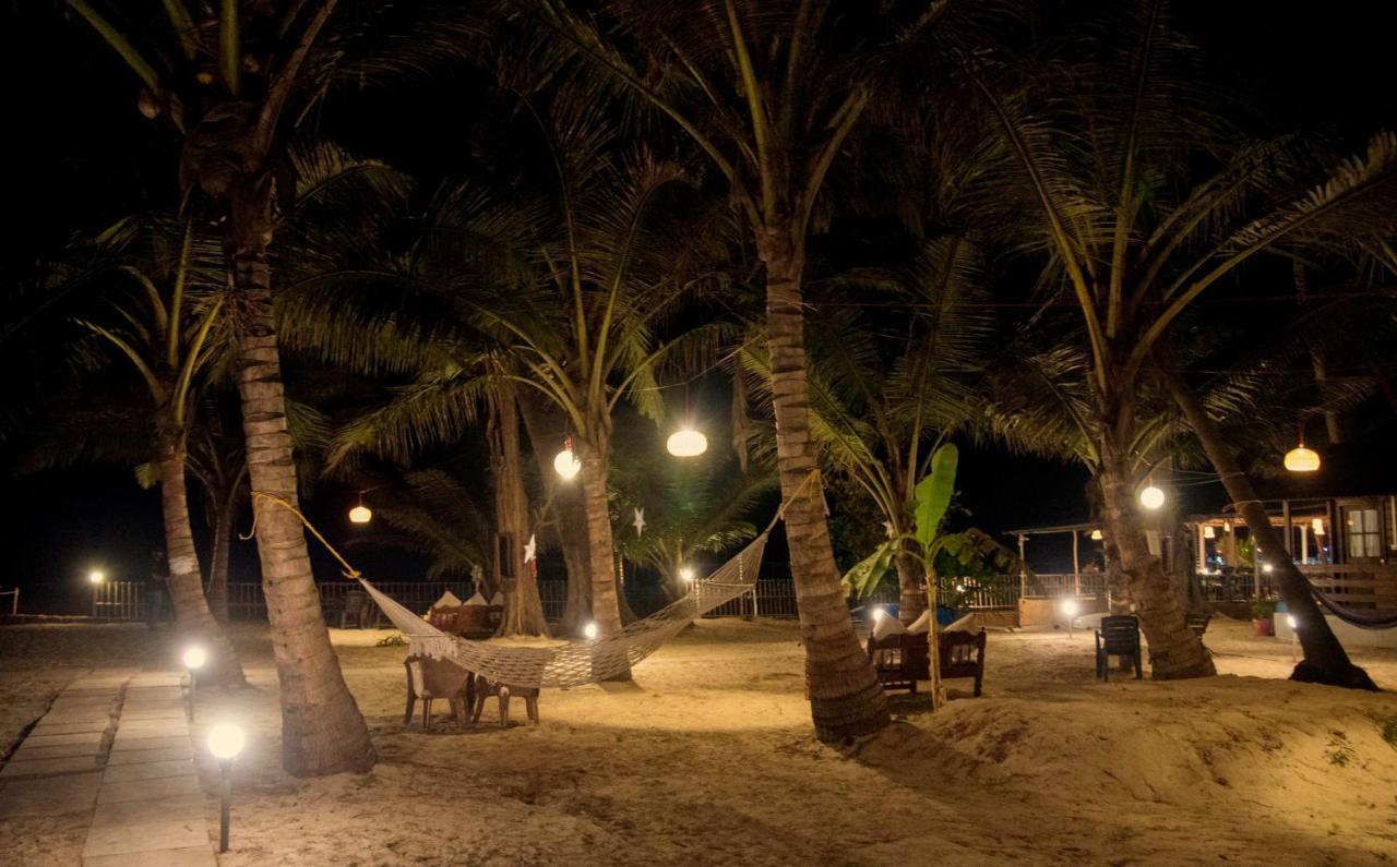 Silent Beach Resort Mandrem Exterior photo